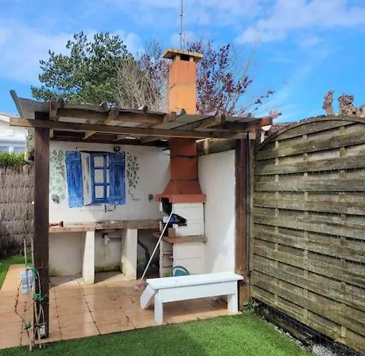 Mobile Home A 200M De La Mer Dans Camping Familial Avec Piscine, Jeux Et Activites