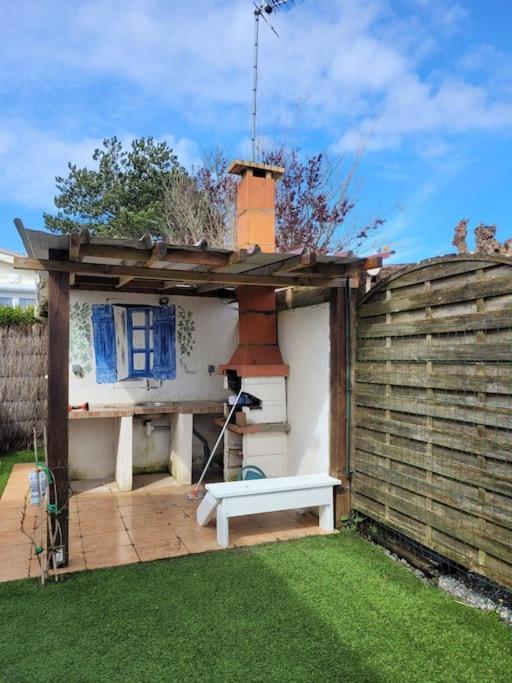 Mobile A 200m De La Dans Familial Avec Piscine, Jeux Et Activites Holiday home
