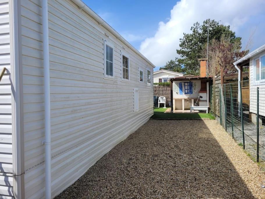 Mobile A 200m De La Dans Familial Avec Piscine, Jeux Et Activites Holiday home *